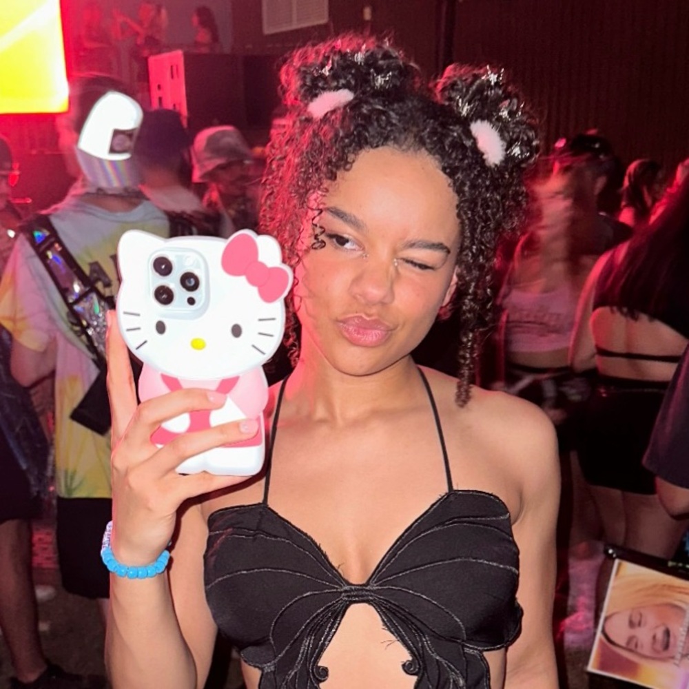 Meet your Posher, Malia